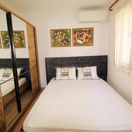 Ana Apartment